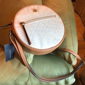 Tommy Hilfiger Round Canteen Crossbody/New